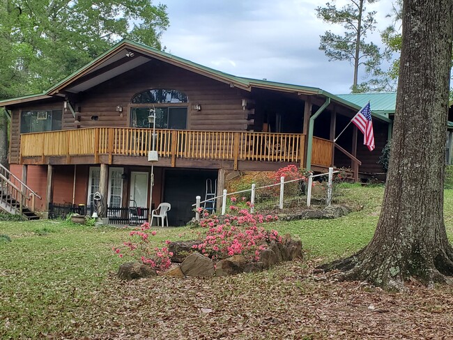Building Photo - 20575 Pine Forest Ln