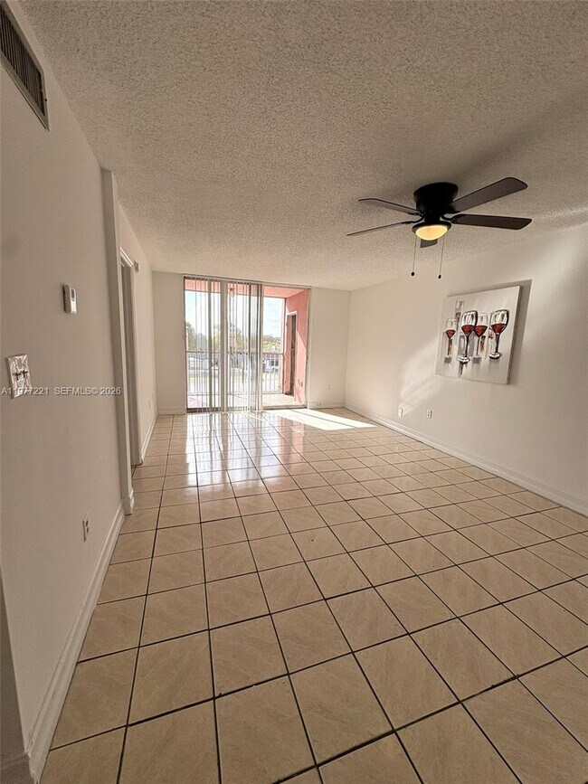 Foto del edificio - 19805 SW 114th Ave