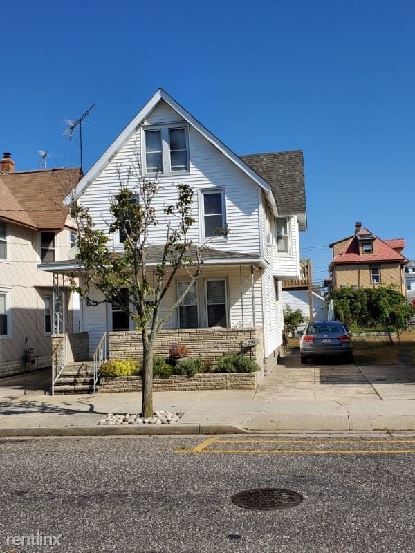219 W Maple Ave, Wildwood, NJ 08260 Apartment for Rent in Wildwood