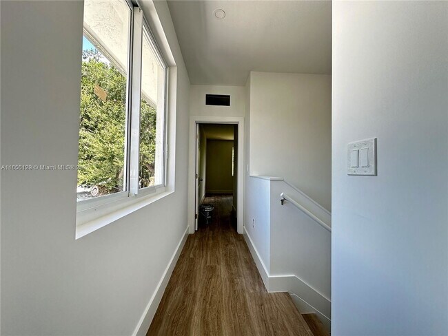 Foto del edificio - 2931 NW 57th St