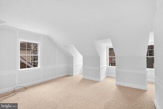 Building Photo - 123 N Washington St