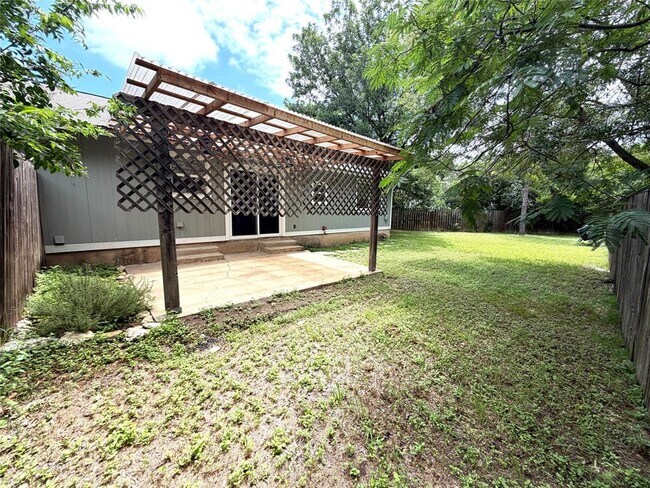 Foto del edificio - 300 1/2 W 55th St