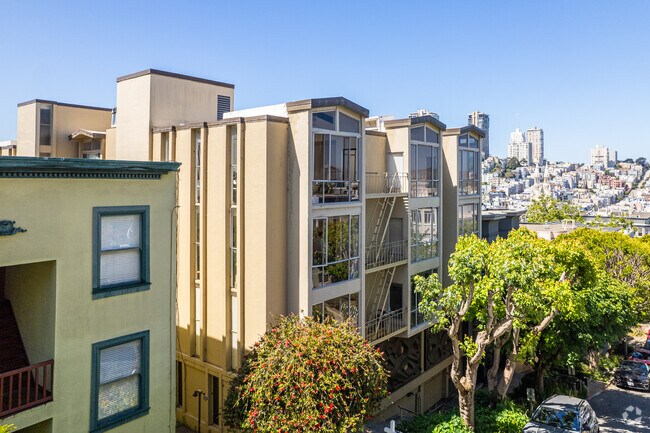 Alt. Exterior - 439 Greenwich St