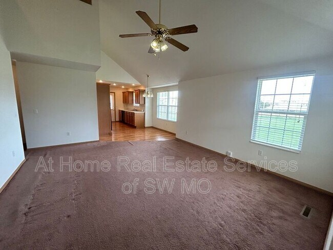 Foto del edificio - 601 W Bryant St