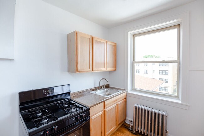 Foto del edificio - 2105 Grove Ave