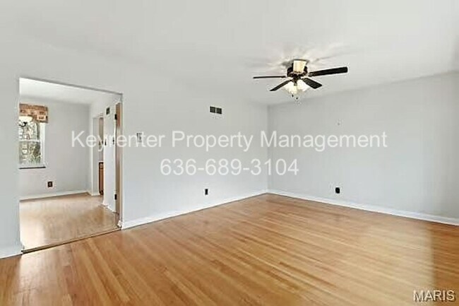 Building Photo - Spacious Updated 3-Bedroom Home in Prime Location