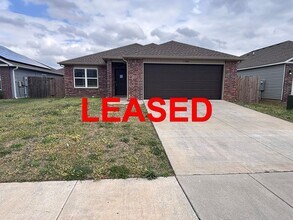 Building Photo - 1382 S Scissortail Ln