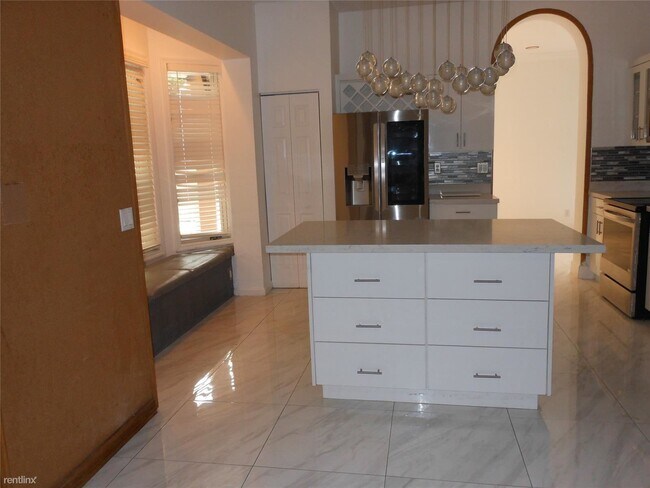 Foto del edificio - 4 br, 2.5 bath House - 2113 NW 49th Ave