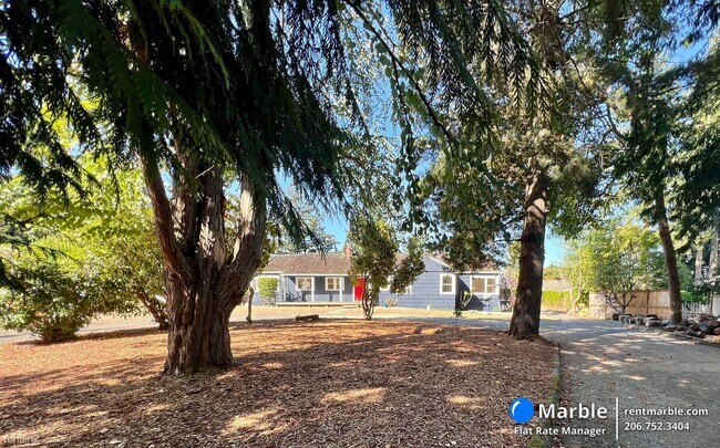 Foto del edificio - 4 br, 2 bath House - 16021 21st Ave SW
