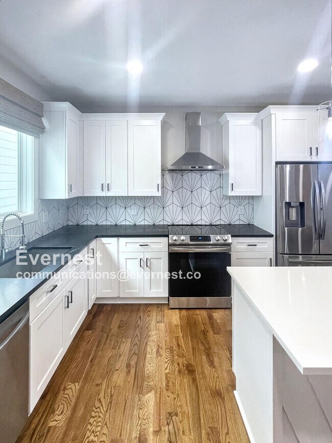 Foto del edificio - 2116 Courtney Ave