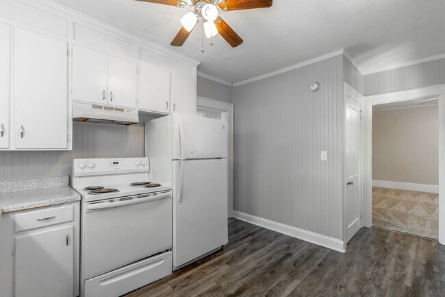 Building Photo - 300 Dunlap Ave