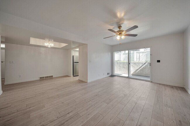 Foto del edificio - Ground Level 2 Bedroom 2 Bathroom Condo- Gated Murray Community