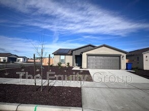 Building Photo - 2268 Samuel St