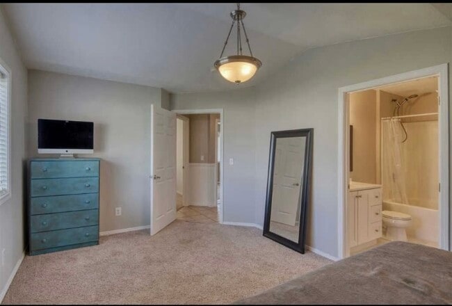 Building Photo - 6513 W Lowell Ave