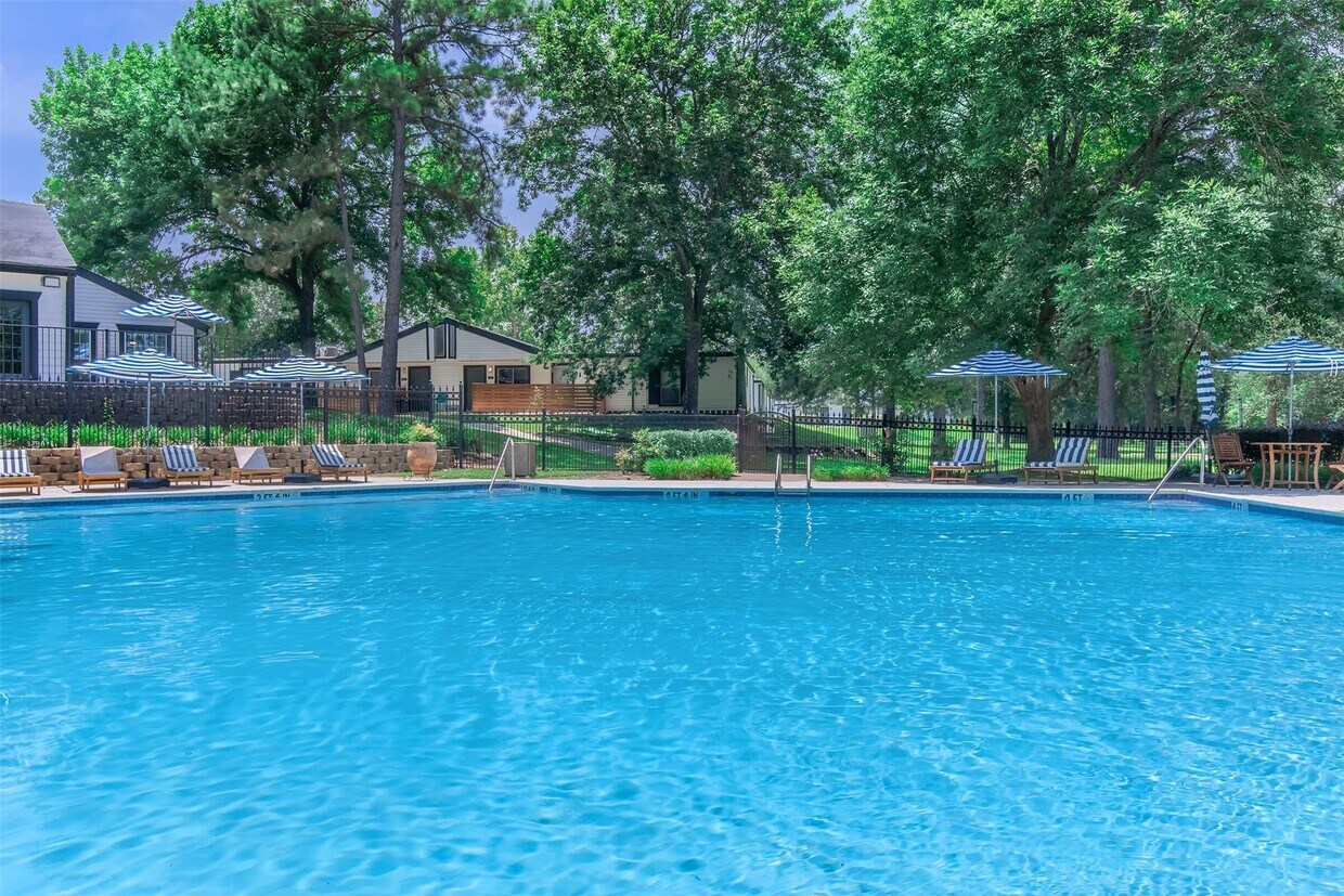 Foto del edificio - 18001 Cypress Trace Rd