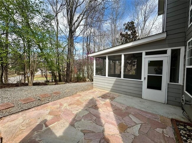 Building Photo - 2662 Pierce Brennen Ct NE