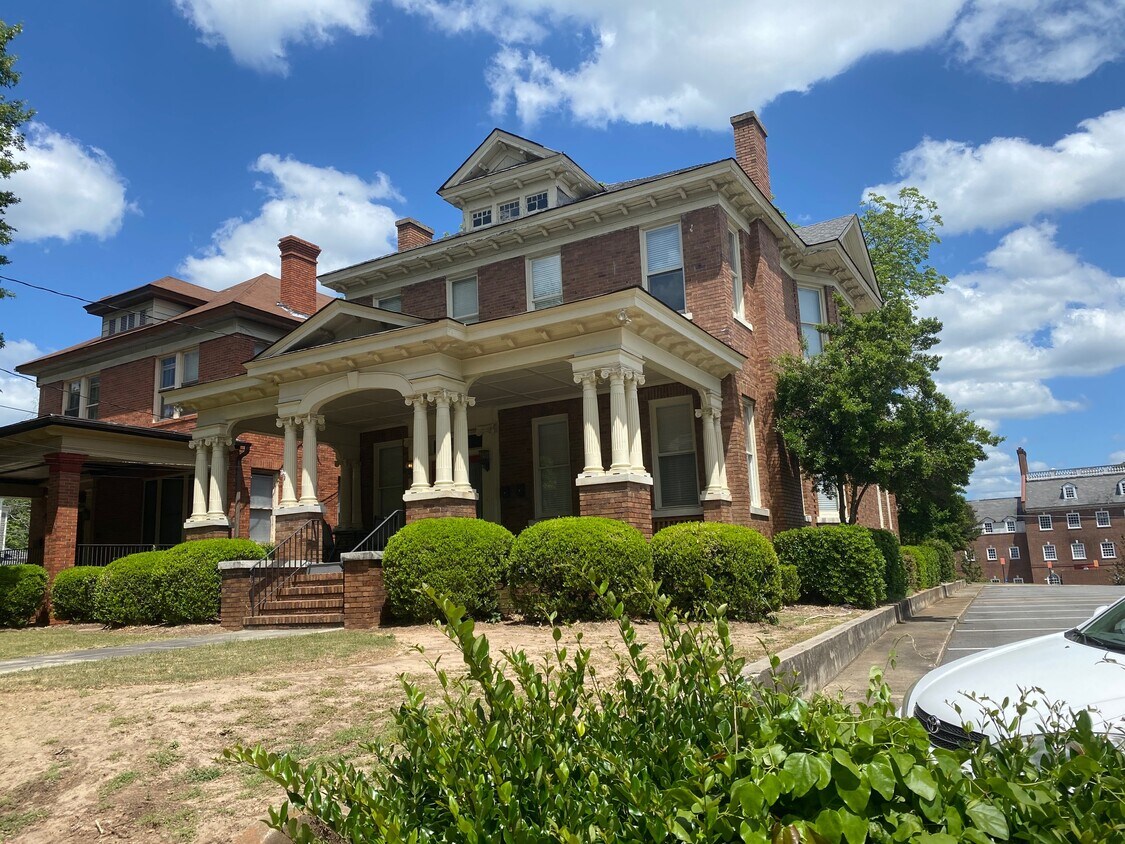 340 Orange St Unit 1, Macon, GA 31201 Condo for Rent in Macon, GA