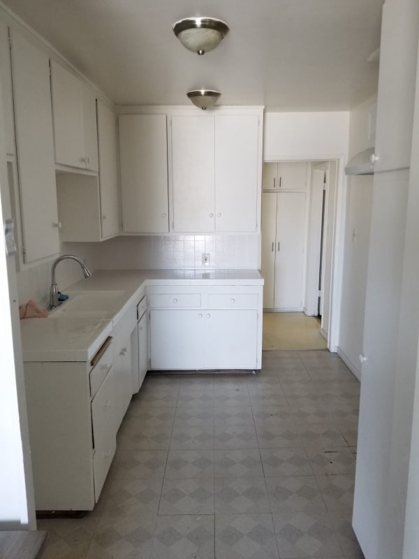 Building Photo - 14811 Vanowen St