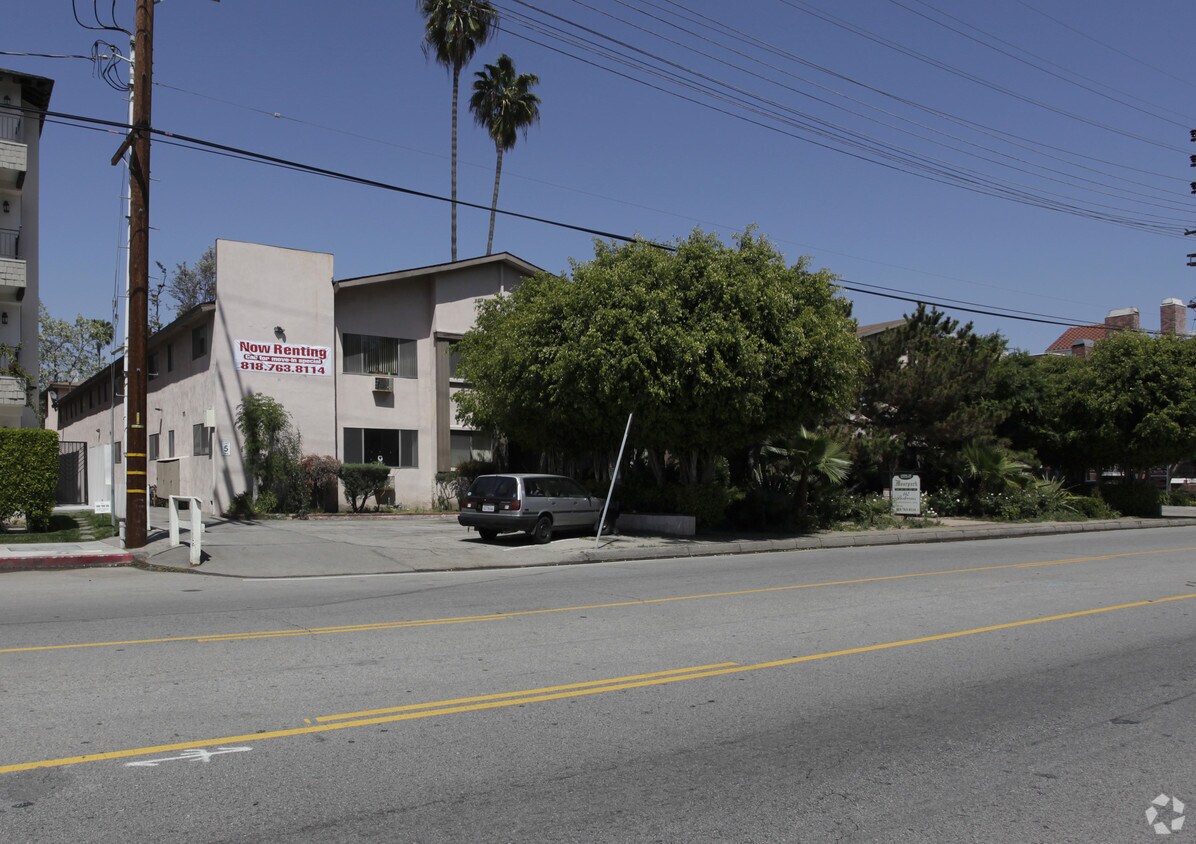 Foto del edificio - Moorpark Manor