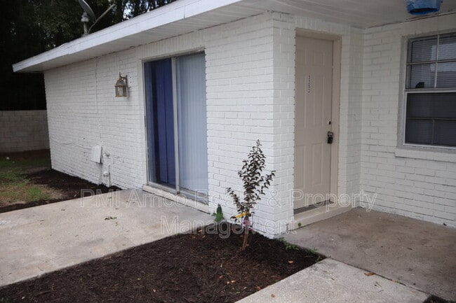 Foto del edificio - 3253 Bloomingdale Villas Ct
