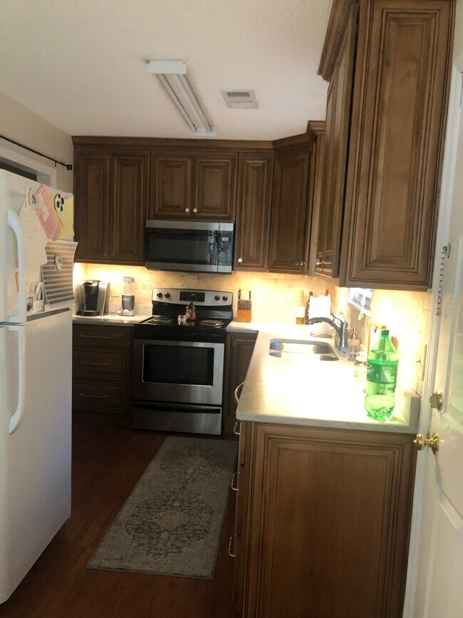 Kitchen - 224 Cook St