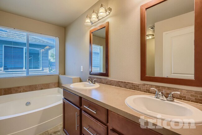 Foto del edificio - 20615 7th Ave Ct E