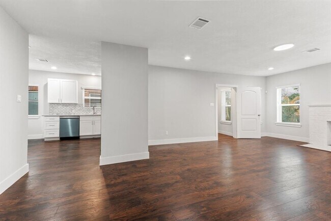 Building Photo - 2506 Truxillo St