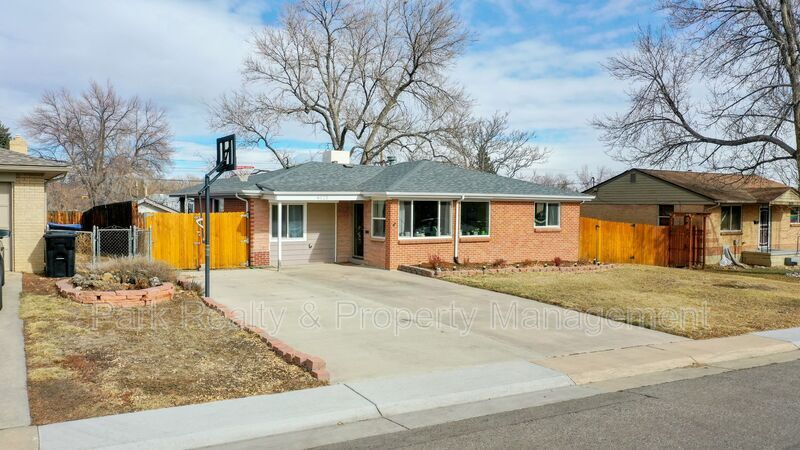 Primary Photo - 6025 W 61st Ave