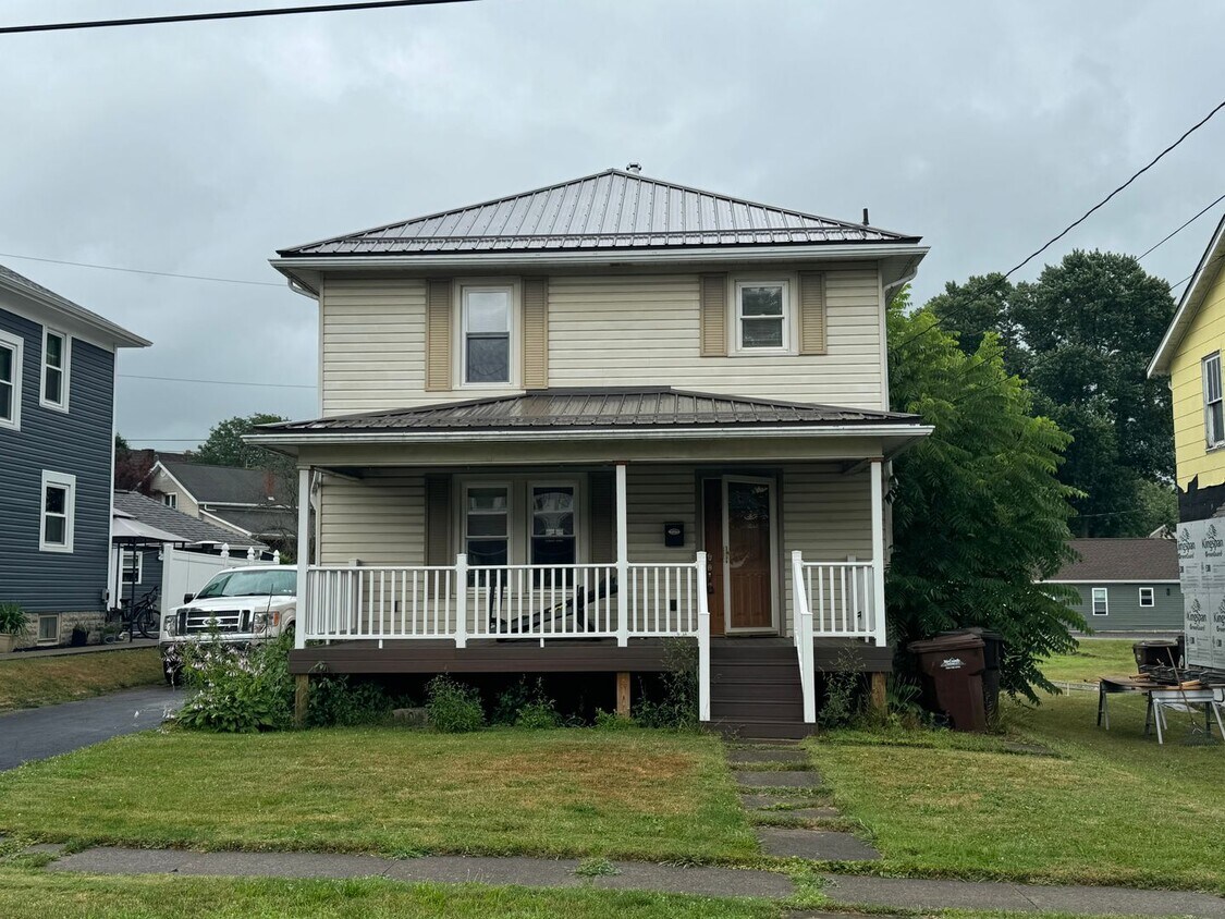 Primary Photo - SINGLE FAMILY HOME MOVE IN READY