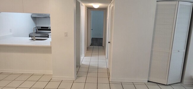 Foto del edificio - 1799 N Highland Ave