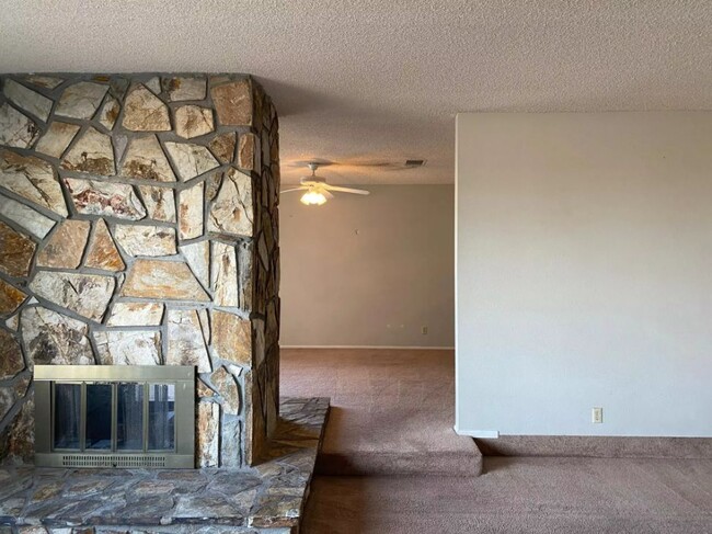 Building Photo - 225 Veeder Dr