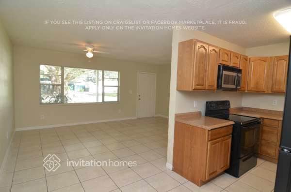 Building Photo - 912 Skyview Dr