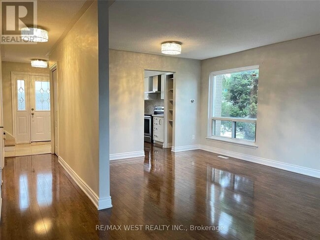 Building Photo - 437 Silverstone Dr