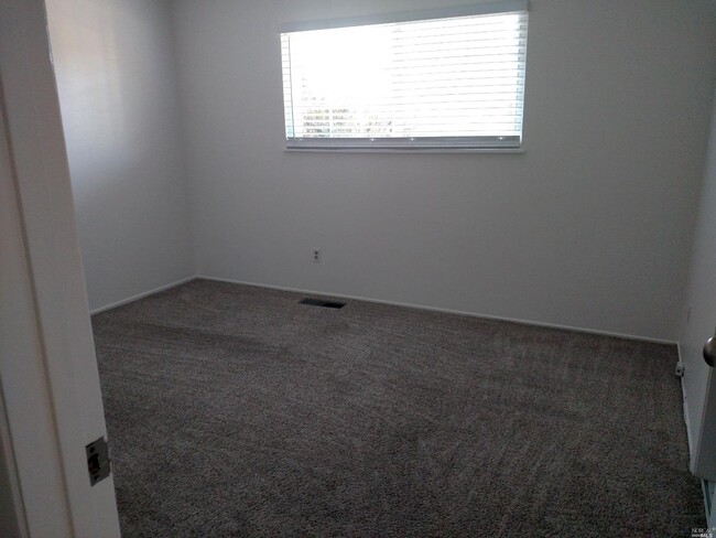 Building Photo - 2514 Bethards Dr