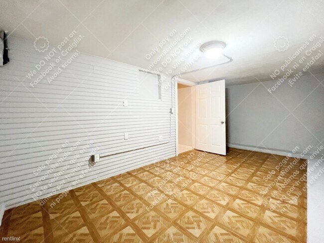 Foto del edificio - 1 br, 1 bath House - 3702 N 12th St 2 2