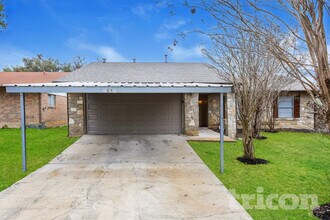 Building Photo - 7527 Ledgebrook Dr