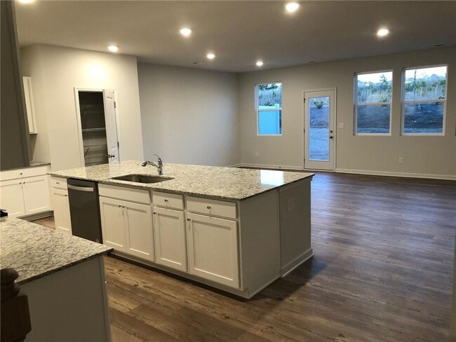 Building Photo - 450 Pt Pl Dr