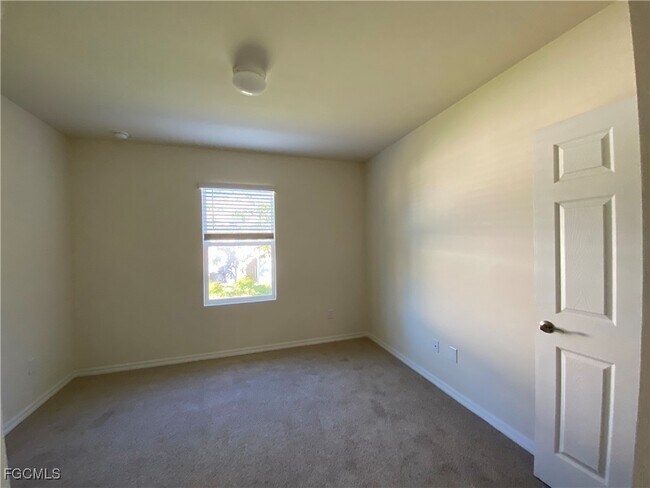 Foto del edificio - 1913 NW 24th Pl