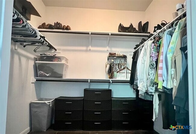 Foto del edificio - 1228 Esplanade Pkwy