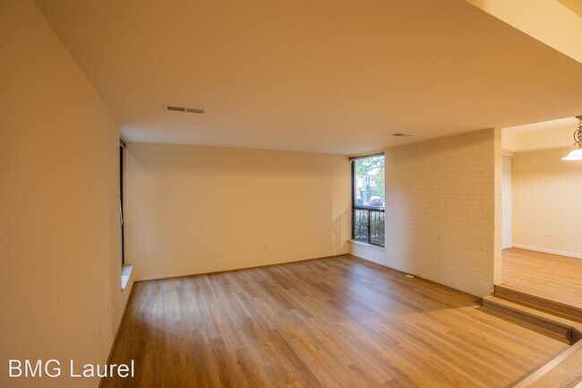 Foto del edificio - 1 br, 1 bath House - 9824 Georgia Ave (Uni...