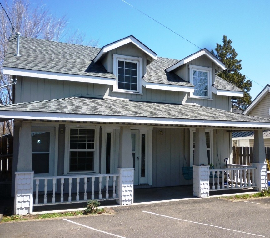 Primary Photo - 824 NW Newport Ave