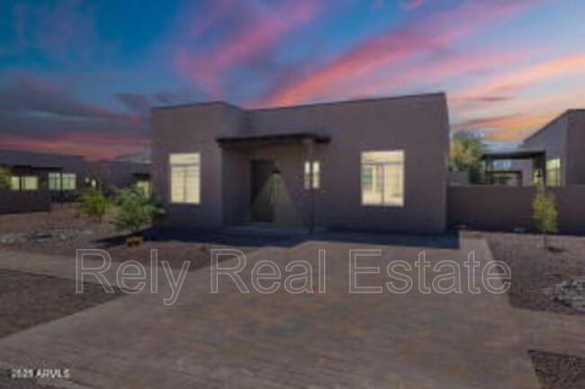 Building Photo - 6041 E Valley Way