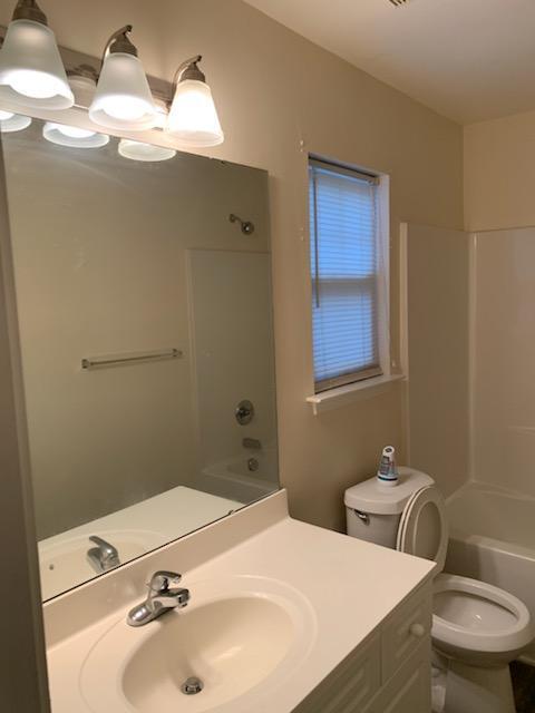 Foto del edificio - 1422 Hidden Stream Dr.