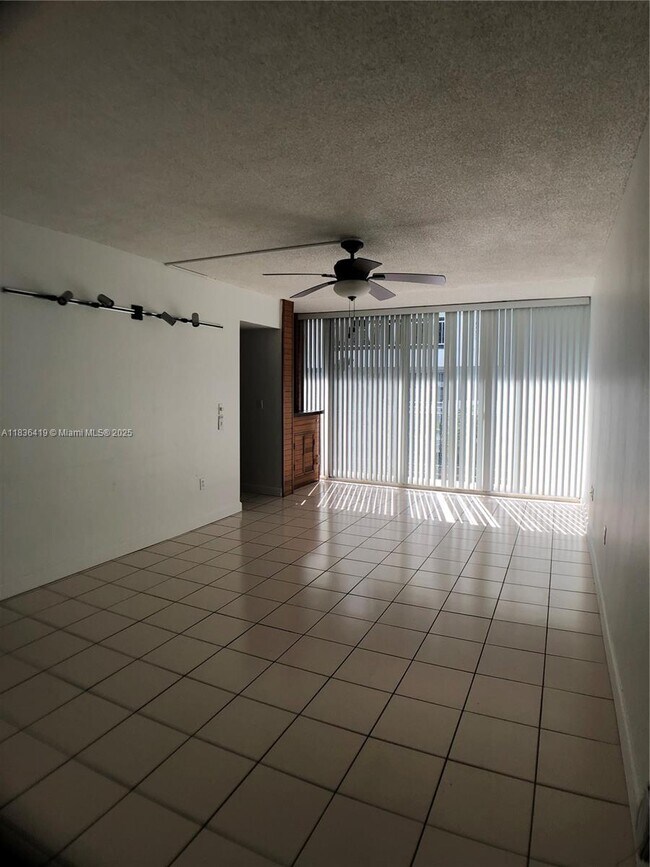 Foto del edificio - 2539 Bayshore Dr
