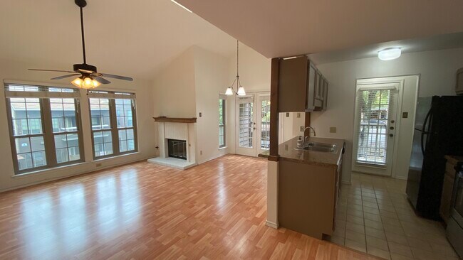 Living Space - 8633 Datapoint Drive #268