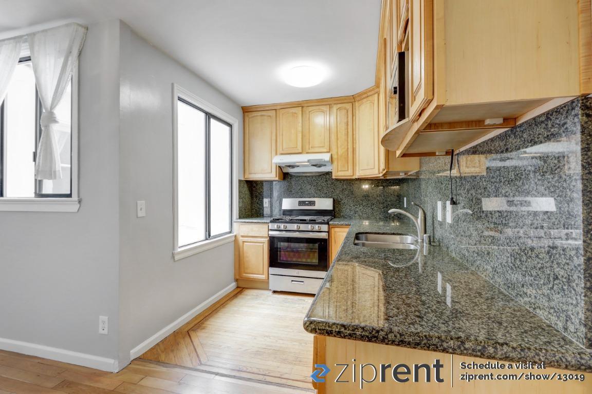 Foto principal - 1558 38th Ave