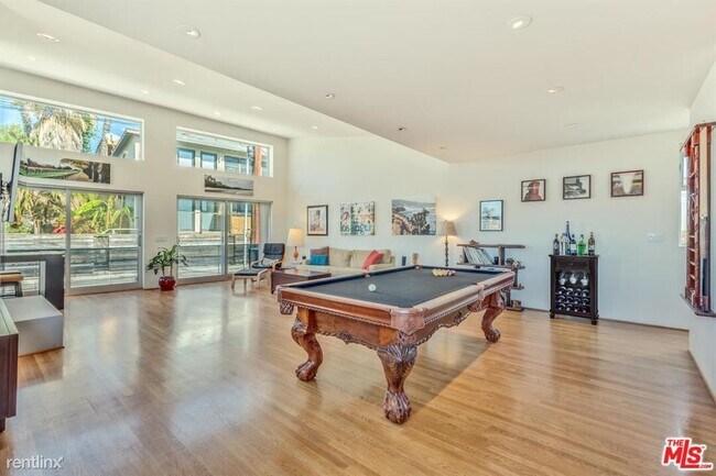 Foto del edificio - 2 br, 2 bath Townhome - 258 3rd Ave