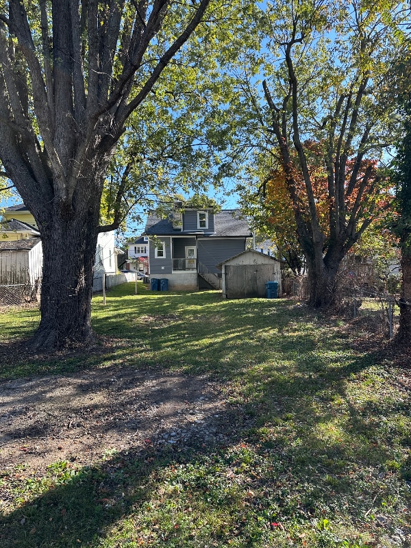 Building Photo - 303 S Alta Ave