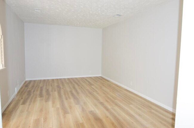 Building Photo - 6505 S 46th St