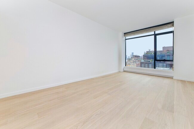 Building Photo - 255 Hudson St